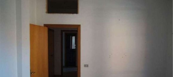 2 rooms Apartment in Rome, Italy No. 198689 4