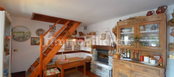 2 bedrooms House in Usseaux, Italy No. 278827 9