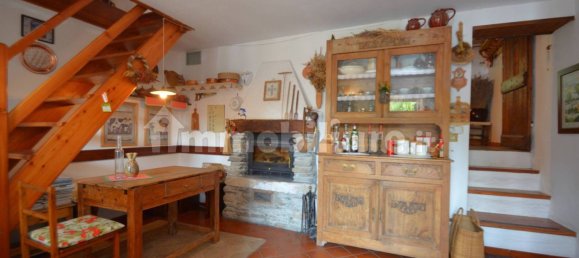 2 bedrooms House in Usseaux, Italy No. 278827 8