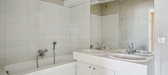 2 bedrooms Apartment in Charenton-le-Pont, France No. 350345 9