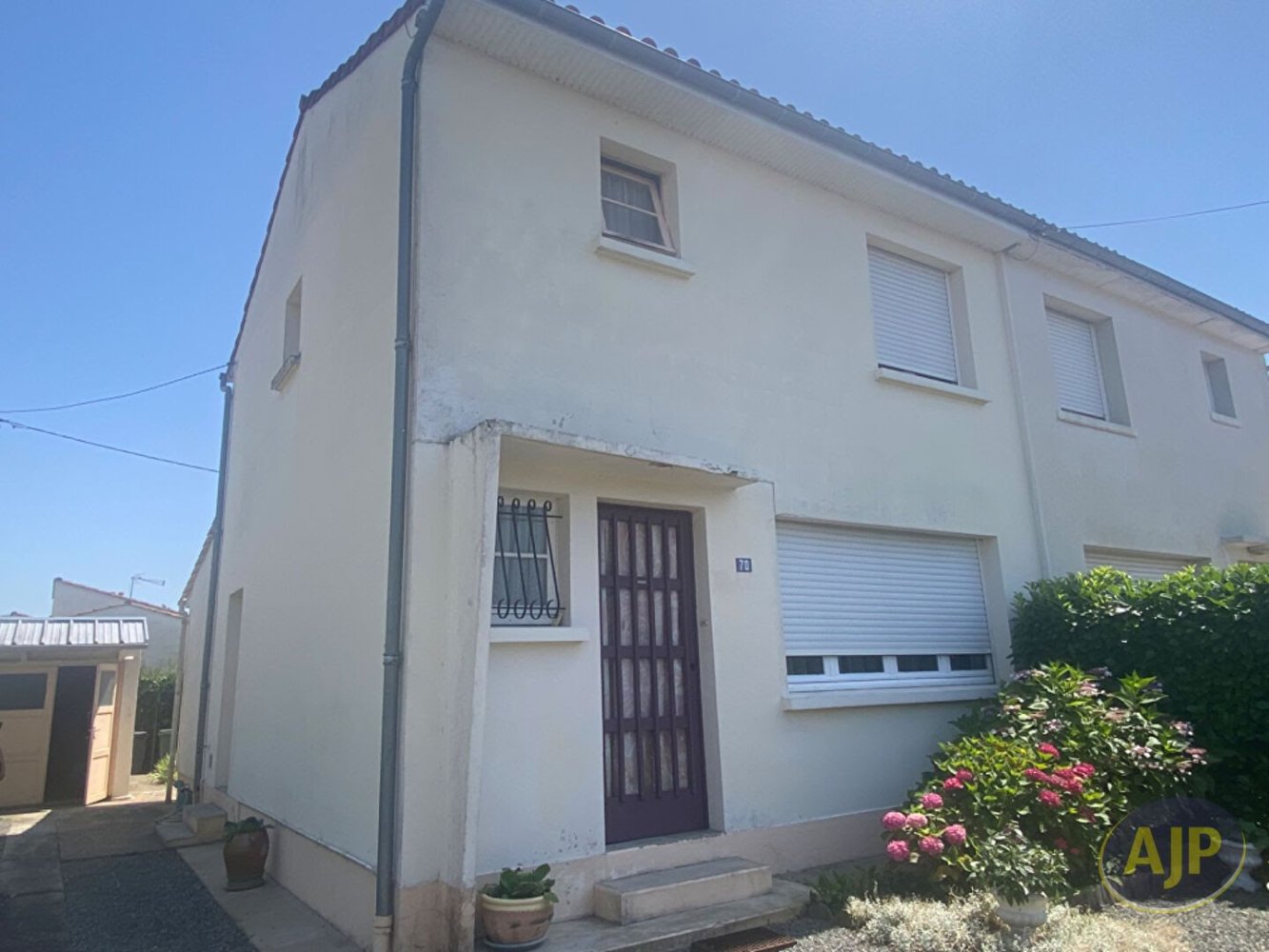 Casa de 3 dormitorios en Gironde, France No. 305485