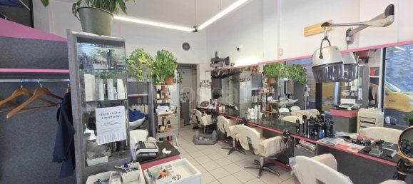 1 room Commercial property in Como, Italy No. 349574 4