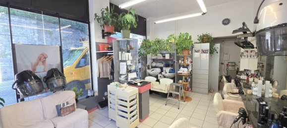 1 room Commercial property in Como, Italy No. 349574 3