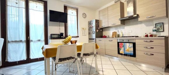 2-salle Appartement à Arcore, Italy No. 35369 5