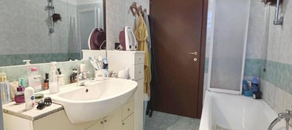 2-salle Appartement à Arcore, Italy No. 35369 18