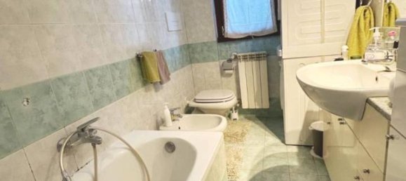 2-salle Appartement à Arcore, Italy No. 35369 19