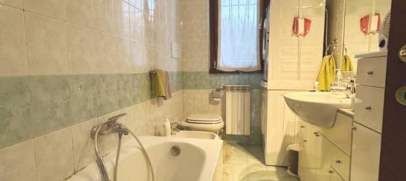 2-salle Appartement à Arcore, Italy No. 35369 16