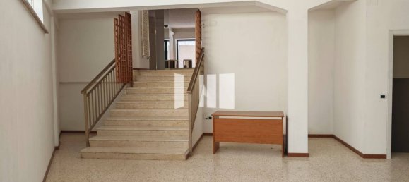 142m² Commercial property in Alba Adriatica, Italy No. 340800 8