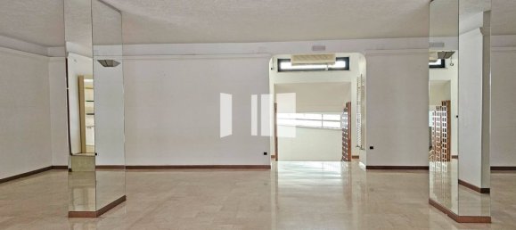 142m² Commercial property in Alba Adriatica, Italy No. 340800 14