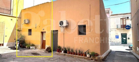 Дом с 1 спальней в Авола, Италия № 357467 3