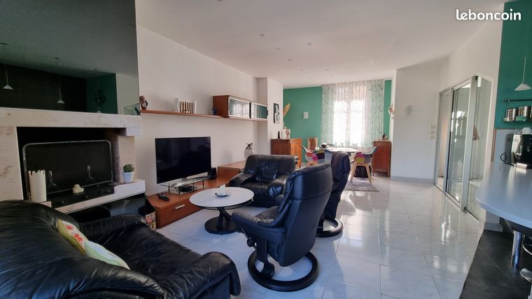 3 bedrooms House in Tours, France No. 315708