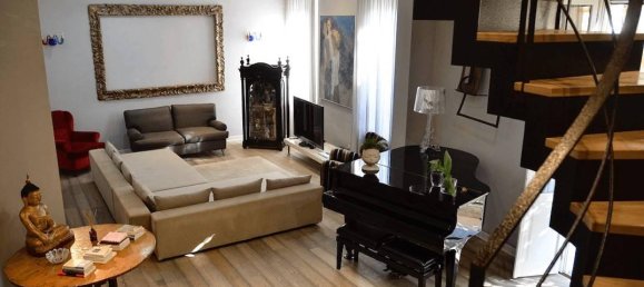 Квартира с 4 комнатами в Кремона, Италия № 172452 3