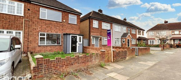 3 bedrooms Commercial property in Rainham, United Kingdom No. 4851 2