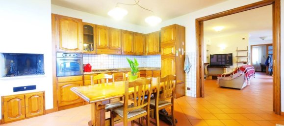 4 bedrooms Villa in Montepulciano, Italy No. 197175 13