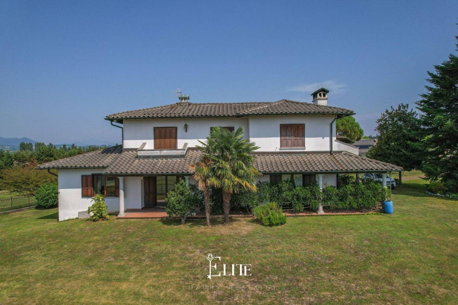 4 bedrooms Villa in Bodio Lomnago, Italy No. 397295