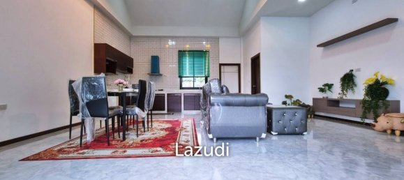 3 bedrooms Cafe / restaurant in Bang Lamung, Thailand No. 24178 3