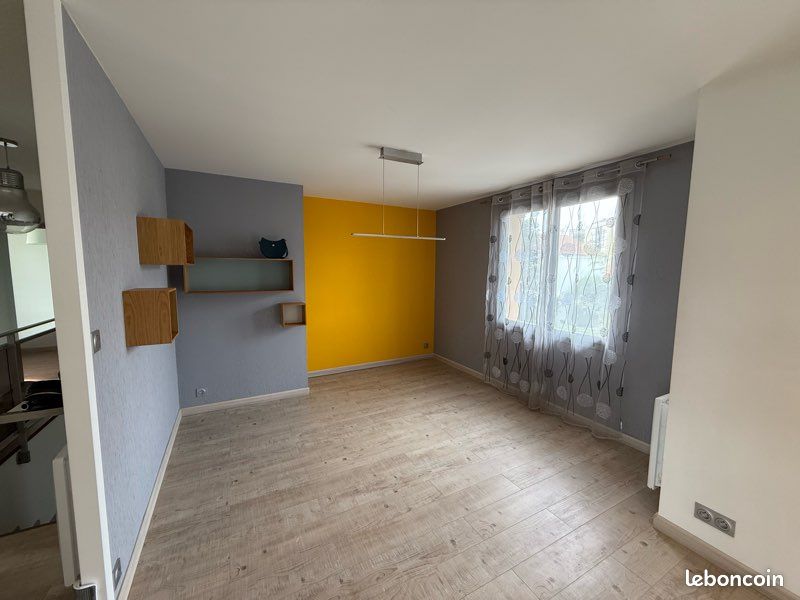 2 Schlafzimmer Wohnung in Poitiers, France, Nr. 295813