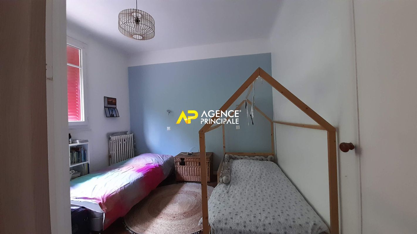 Casa de 4 dormitorios en Argenteuil, France No. 177637