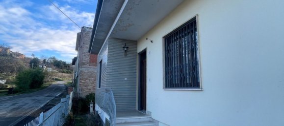 8-Zimmer Haus in Montemarzino, Italy, Nr. 170878 4