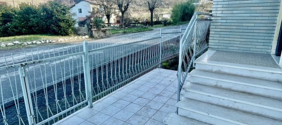 8-Zimmer Haus in Montemarzino, Italy, Nr. 170878 3