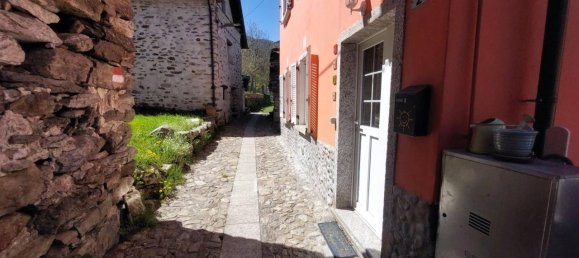 Дом с 4 комнатами в Баннио Анцино, Италия № 38106 8