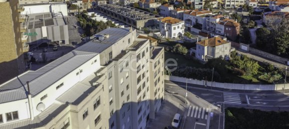 4 bedrooms Apartment in Porto, Portugal No. 95653 3