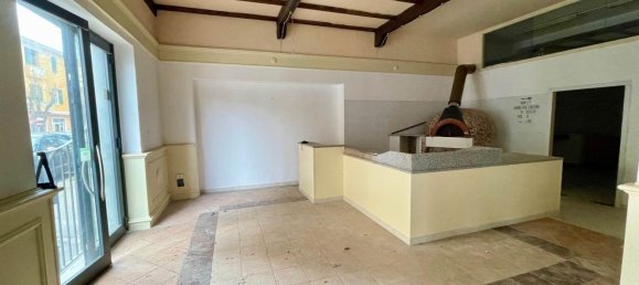 100m² Commercial property in Follonica, Italy No. 45147 5