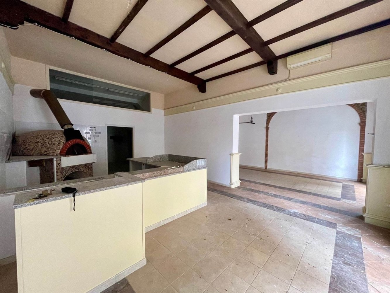 100m² Commercial property in Follonica, Italy No. 45147