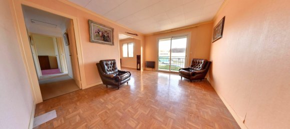 2 bedrooms House in Roissy-en-Brie, France No. 118109 3