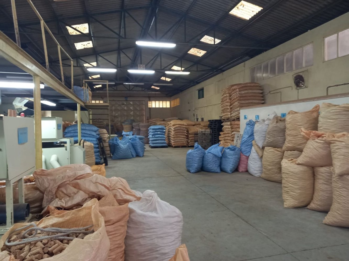 2319m² Warehouse in Lourosa, Portugal No. 318639