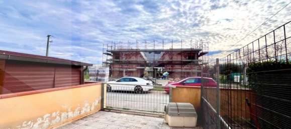 3 rooms Duplex in Ponsacco, Italy No. 20237 13