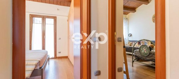 5 rooms Apartment in Colli al Metauro, Italy No. 289765 20