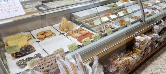 4-salle Propriété commerciale à Pontedera, Italy No. 24190 5