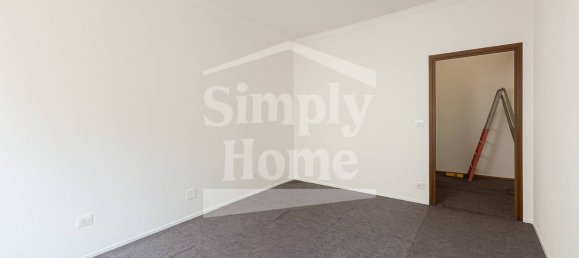 2 bedrooms Apartment in Turin, Italy No. 274812 8