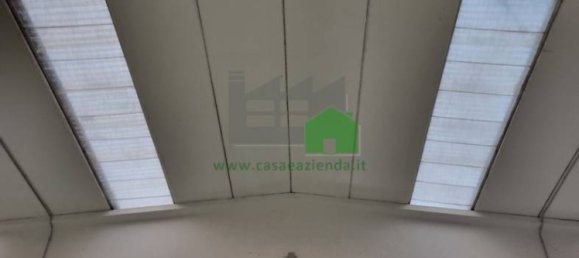 2غرفة مستودع في Pessano con Bornago, Italy رقم 81060 32