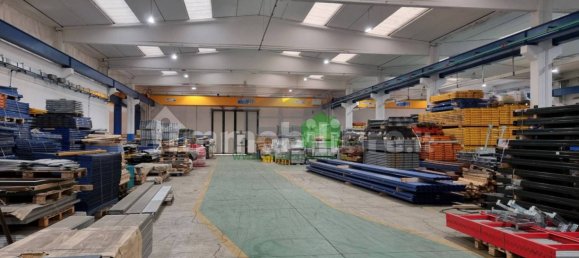 2غرفة مستودع في Pessano con Bornago, Italy رقم 81060 18