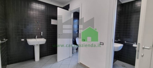 2غرفة مستودع في Pessano con Bornago, Italy رقم 81060 27