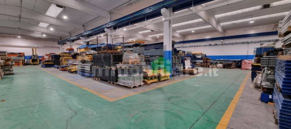 2غرفة مستودع في Pessano con Bornago, Italy رقم 81060 13