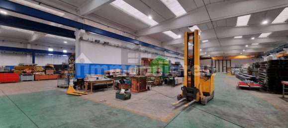 2غرفة مستودع في Pessano con Bornago, Italy رقم 81060 10