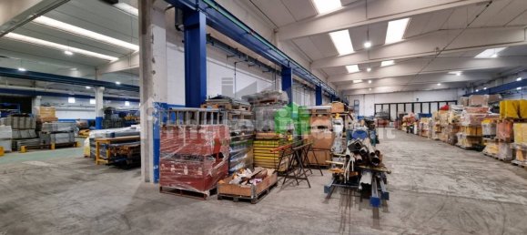 2غرفة مستودع في Pessano con Bornago, Italy رقم 81060 20