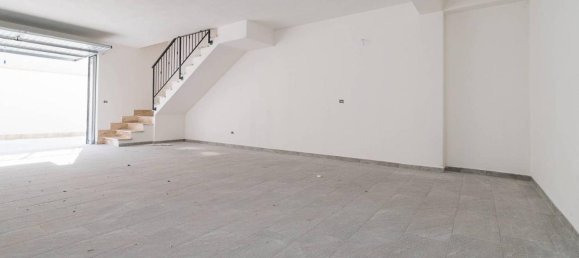 Casa de 3 habitaciónes en Guidonia Montecelio, Italy No. 19305 30