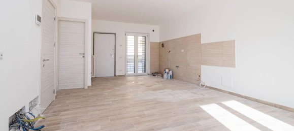 Casa de 3 habitaciónes en Guidonia Montecelio, Italy No. 19305 4