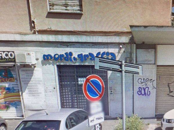 2 rooms Commercial property in Rome, Italy No. 395380