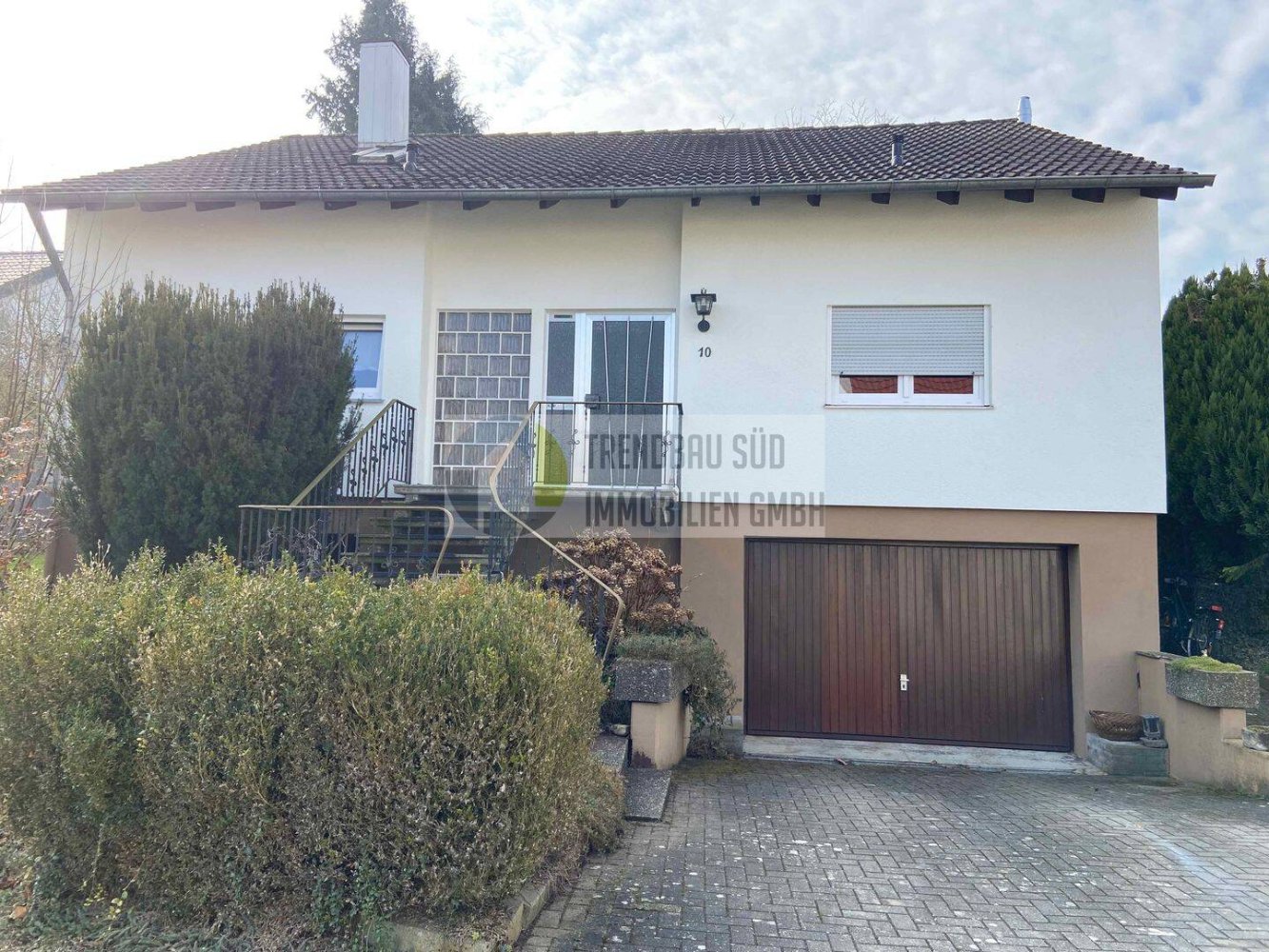 5 rooms House in Biberach, Germany No. 221703