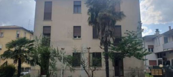 3 rooms Apartment in Padua, Italy No. 59233 2