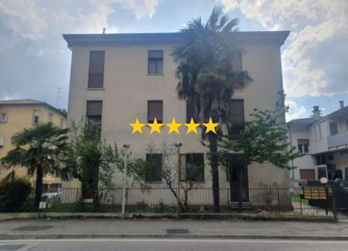 3 rooms Apartment in Padua, Italy No. 59233