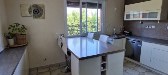 4 bedrooms House in Sainte-Consorce, France No. 199240 4