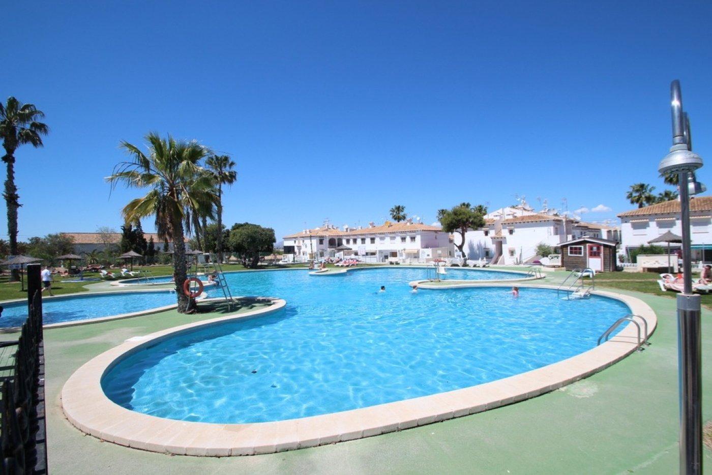 Bungalow T1 em Torrevieja, Spain N.º 370078