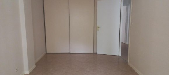 3 bedrooms Apartment in Chalons-en-Champagne, France No. 63617 6