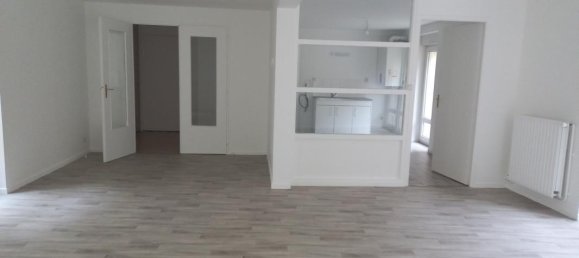 3 bedrooms Apartment in Chalons-en-Champagne, France No. 63617 2